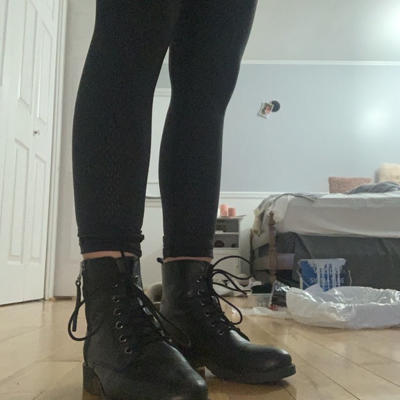 Steve Madden combat boots - Picture 6 of 10